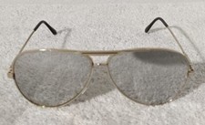 Vintage Aviator Sunglasses Made in Taiwan w/ Gold Colored Metal Frames 6265