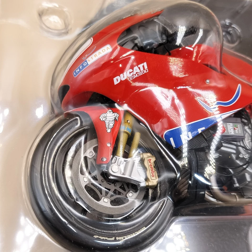 MINICHAMPS 1/12 Ducati Desmosedici MotoGP Prova 2002 122020099 diecast metal - Image 4 of 4