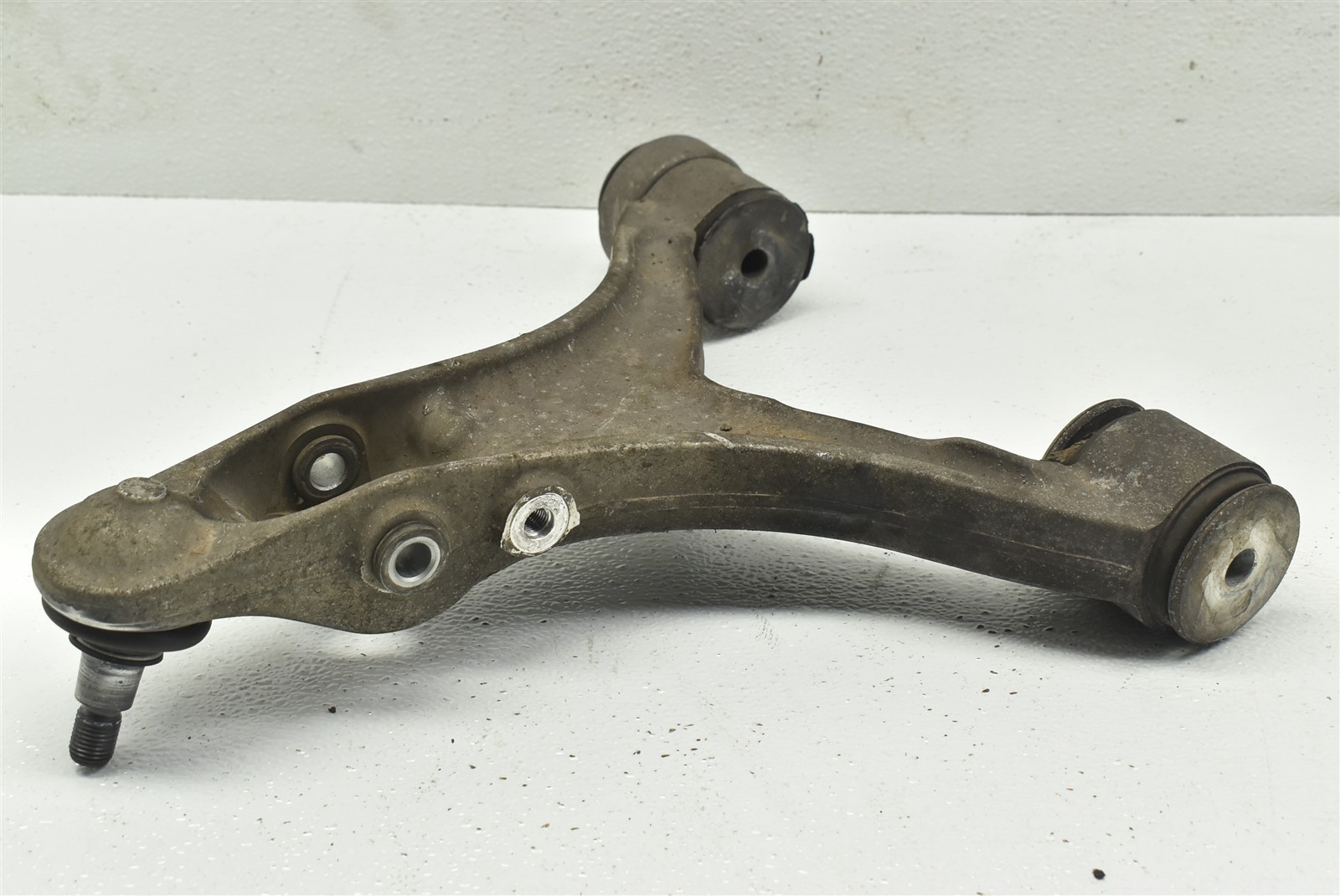 2005-2008 Maserati Quattroporte Control Arm Front Lower Left Driver LH 05-08
