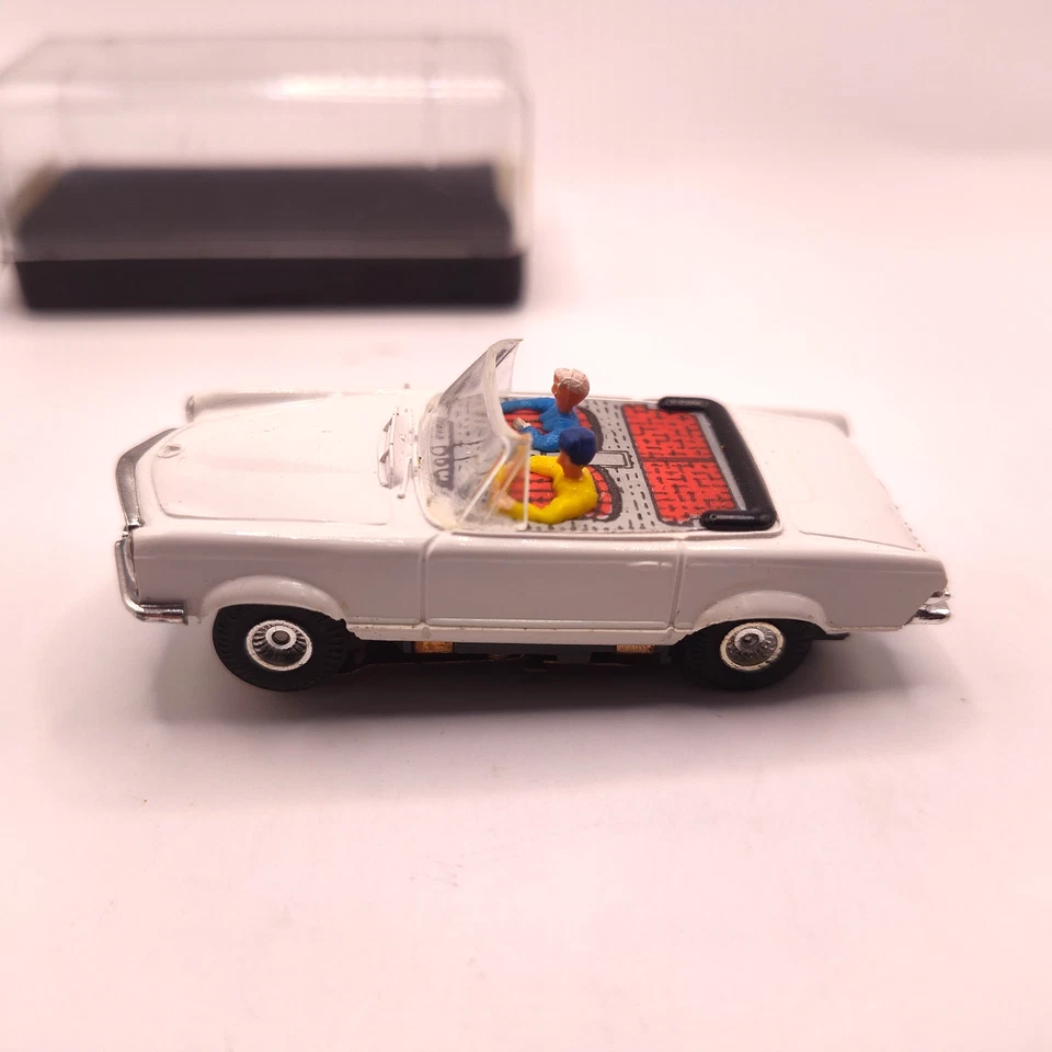 Трассовая автомодель Faller AMS 4852 Mercedes 230 SL HO белая с чехлом винтажная Tjet - Изображение 2 из 4