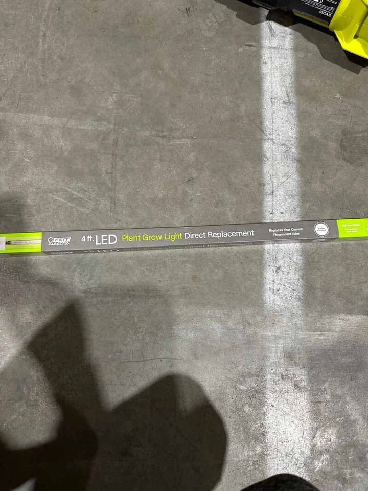 Feit Electric T48/GROWFSLEDG2 20W 2208 Lumens T8/T12 Plug & Play LED Lamp 48 in. - Image 2 of 4