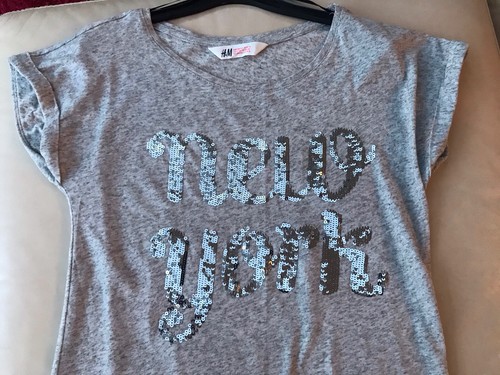 Girls Long Light Grey T-shirt With Silver Sequin ‘New York’ Motif. 12-14 Years - Picture 4 of 5