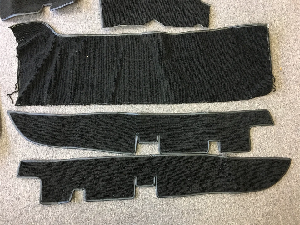 Pre-Owned Black Carpet Kit for W113 Pagoda 230SL 250SL 280SL — 第 2/4 张图片