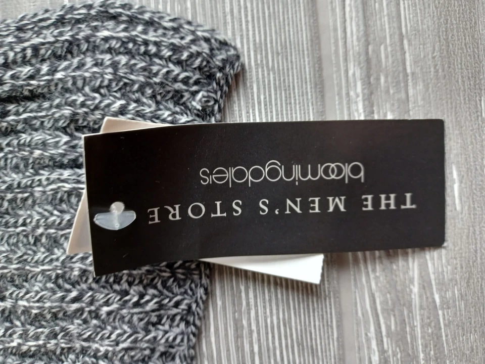 Bufanda Bloomingdales The Men's Store negra y gris nueva con etiquetas Foto 3 de 3