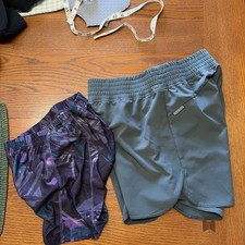 Pearl Izumi Prospect 2/1 Women  s Shorts Size Medium olive With Liner 2nd pair