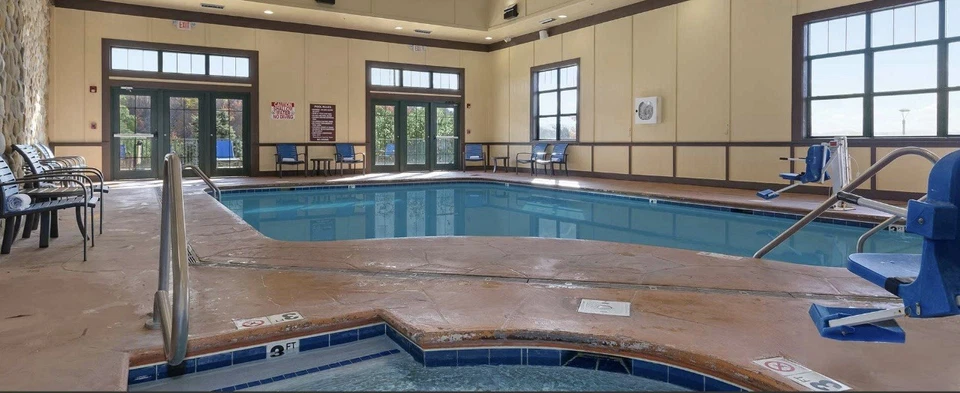 Sevierville, TN, Wyndham Smoky Mountains, 2 dormitorios de lujo, 26-12-28-12 Foto 3 de 4