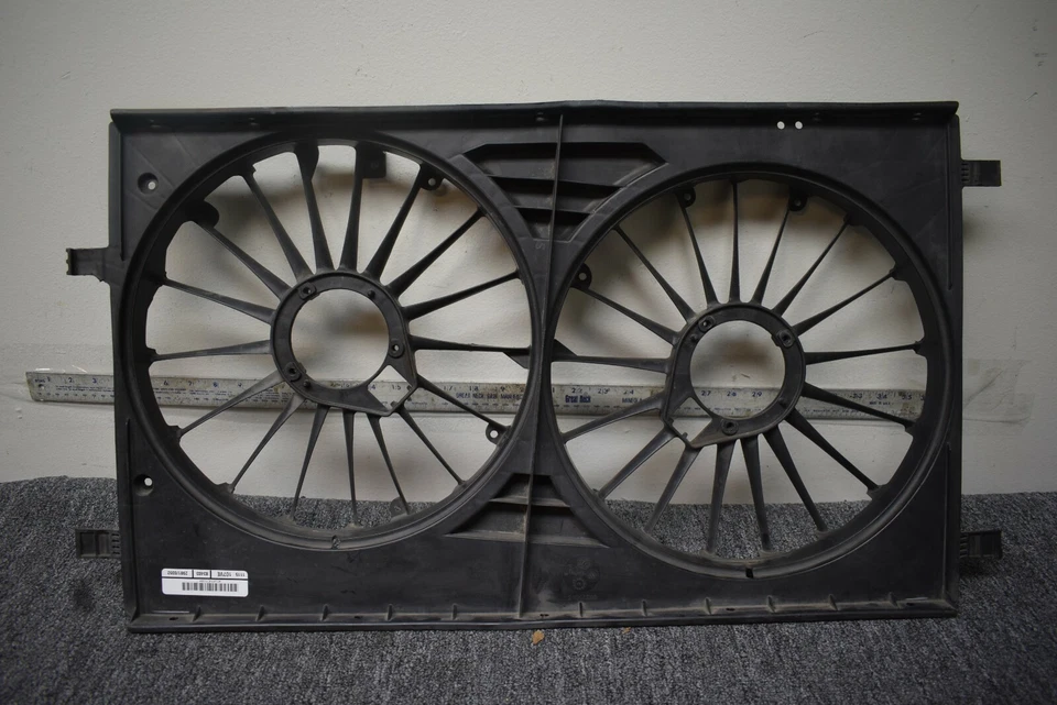 Conjunto de ventilador de radiador Chrysler Sebring 2006-2011 OEM de fábrica Foto 4 de 4