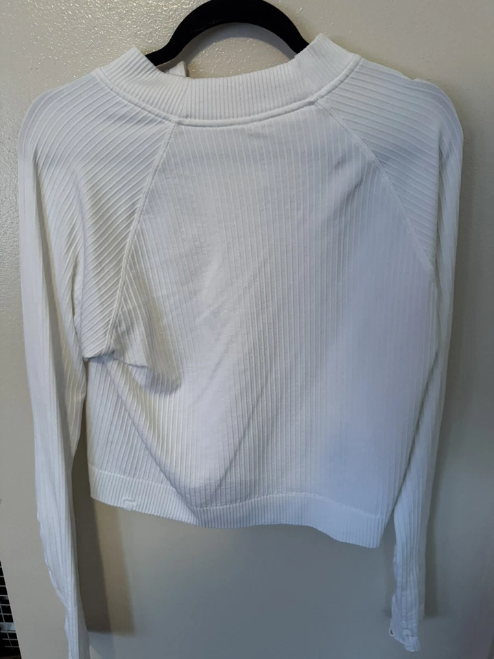 lululemon Rest Less Cropped Half Zip Long Sleeve size 12 White - Image 3 of 3