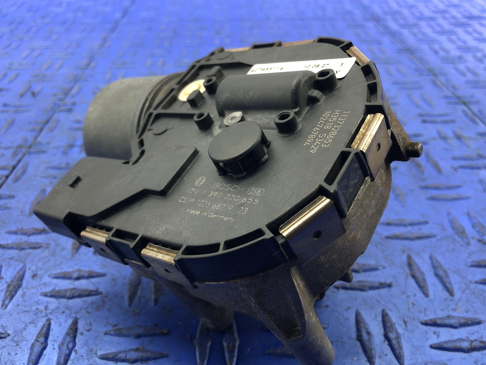2011-2015 AUDI R8 CONVERTIBLE FRONT RIGHT SIDE WINDSHIELD WIPER MOTOR OEM