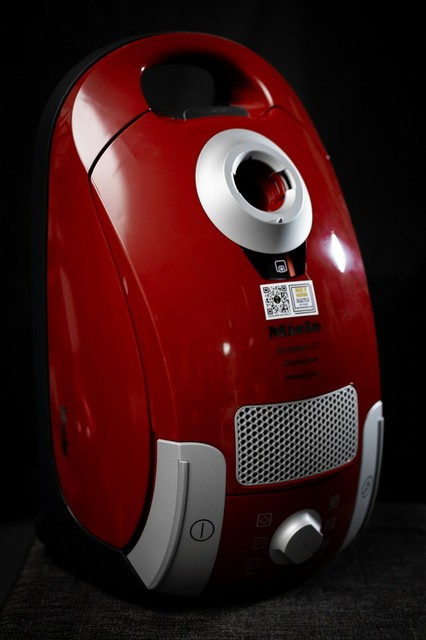 compare dyson v7