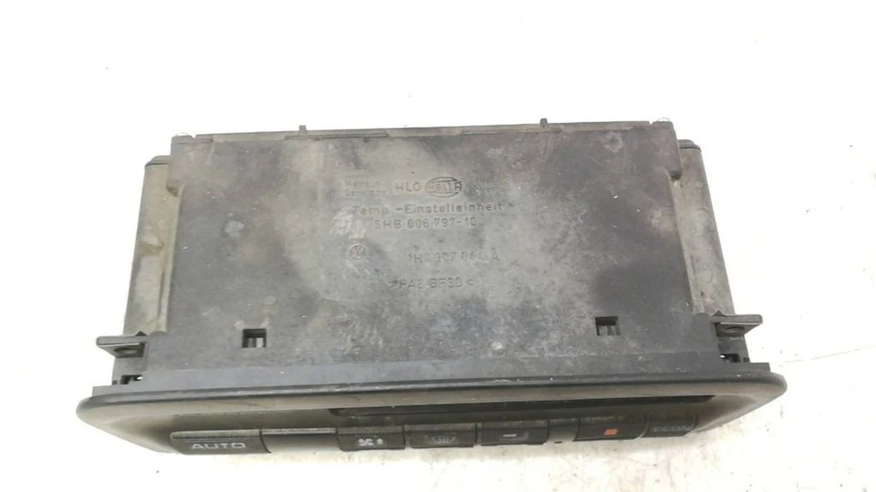 Volkswagen Golf III MK3 1996 1.9TDI Climate control unit 5HB00679710 1H0907044A - Image 2 of 4