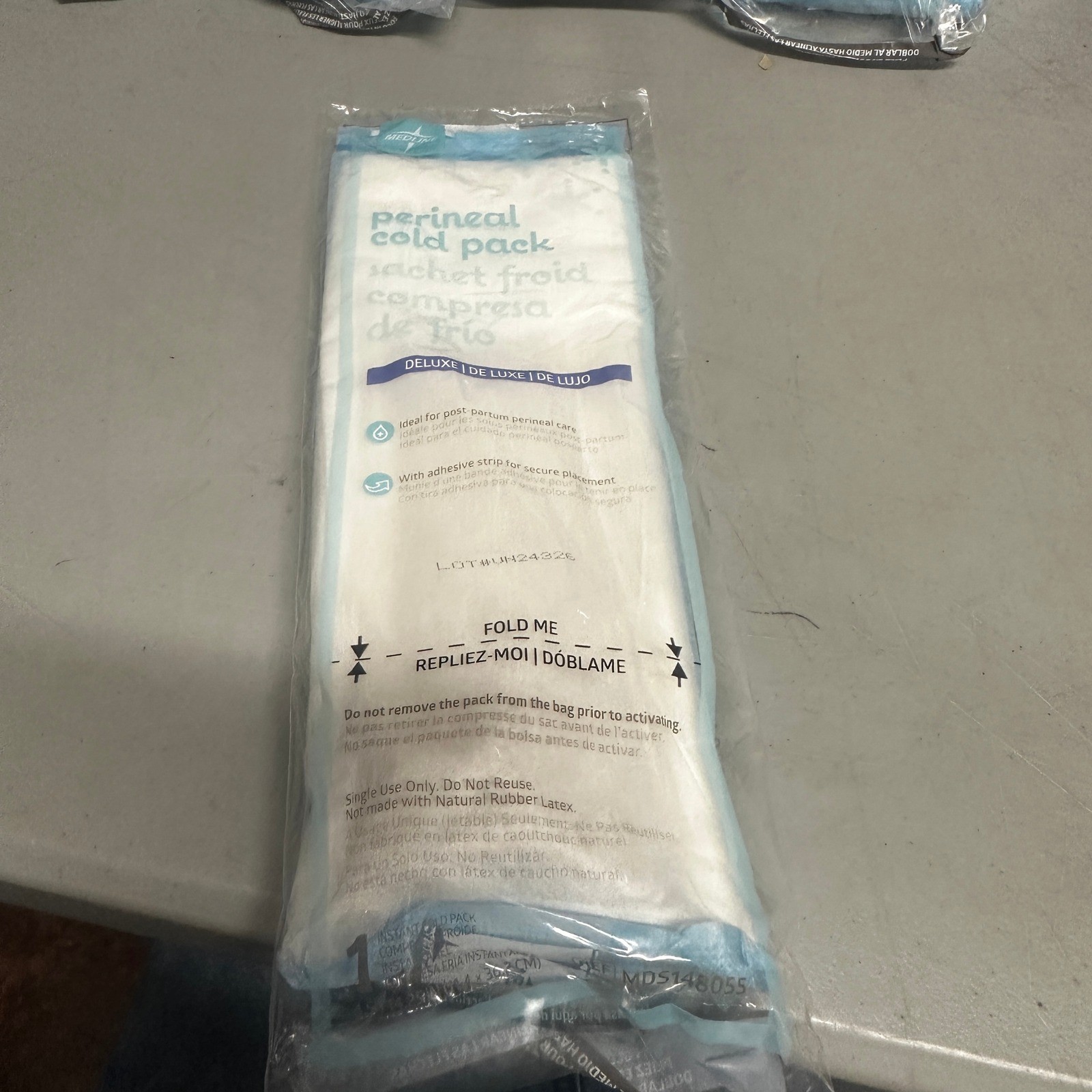 Pack of 24 Medline Deluxe MDS148055, 4.5" x 14.25" Perineal Cold Packs with Adh