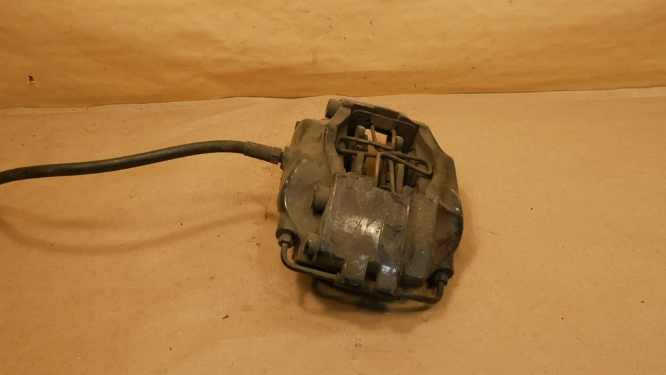 Pinça de freio dianteira Ferrari 355 destro PN 169825 - Imagem 2 de 4