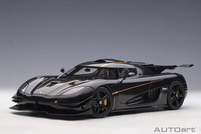 KOENIGSEGG ONE:1 CARBON FIBER WITH GOLD ACCENTS 1:18 by AUTOART