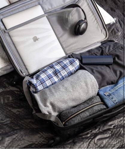 New Samsonite Winfield 2 28" 4-Wheel Large Luggage - Brushed Anthracite - Picture 3 of 7