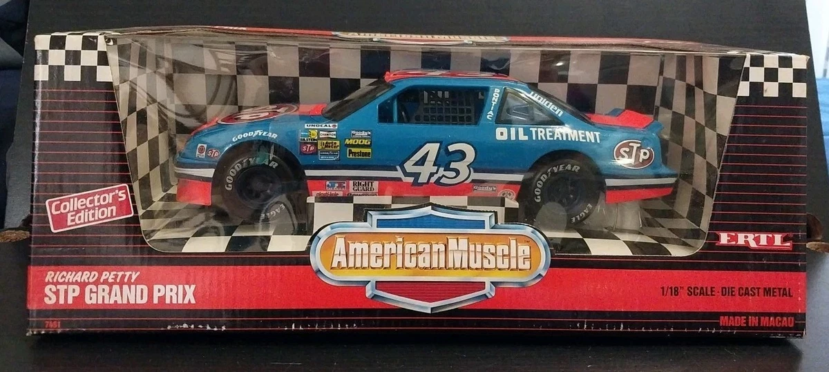 Richard Petty Diecast NASCAR Racecars 1:18 Scale Diecast Racing