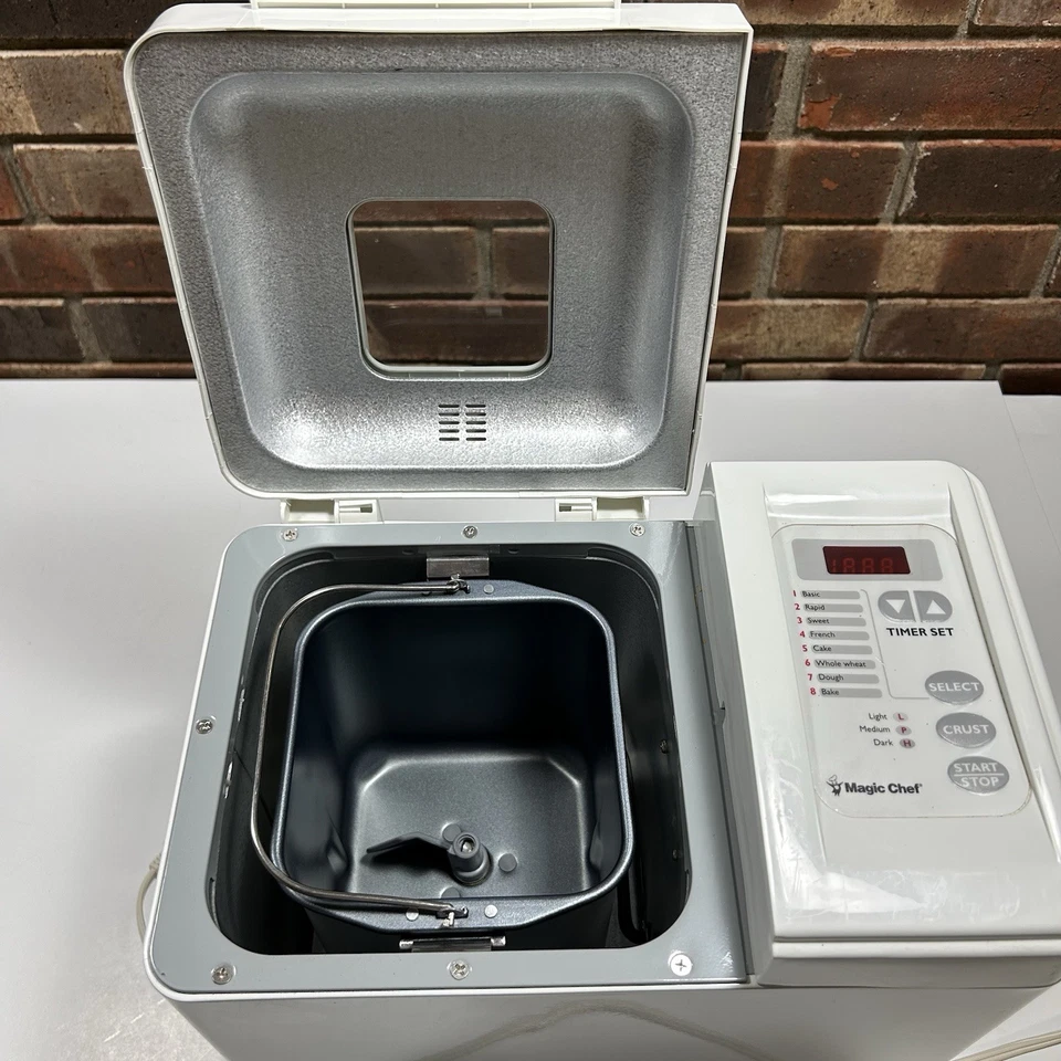 Magic Chef Breadmaker CBM-310 Tested And Working Digital Bread Machine - Image 2 of 4