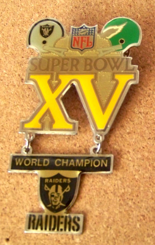 SB Super Bowl 15 XV pin Oakland Raiders Philadelphia Eagles dangle dangling