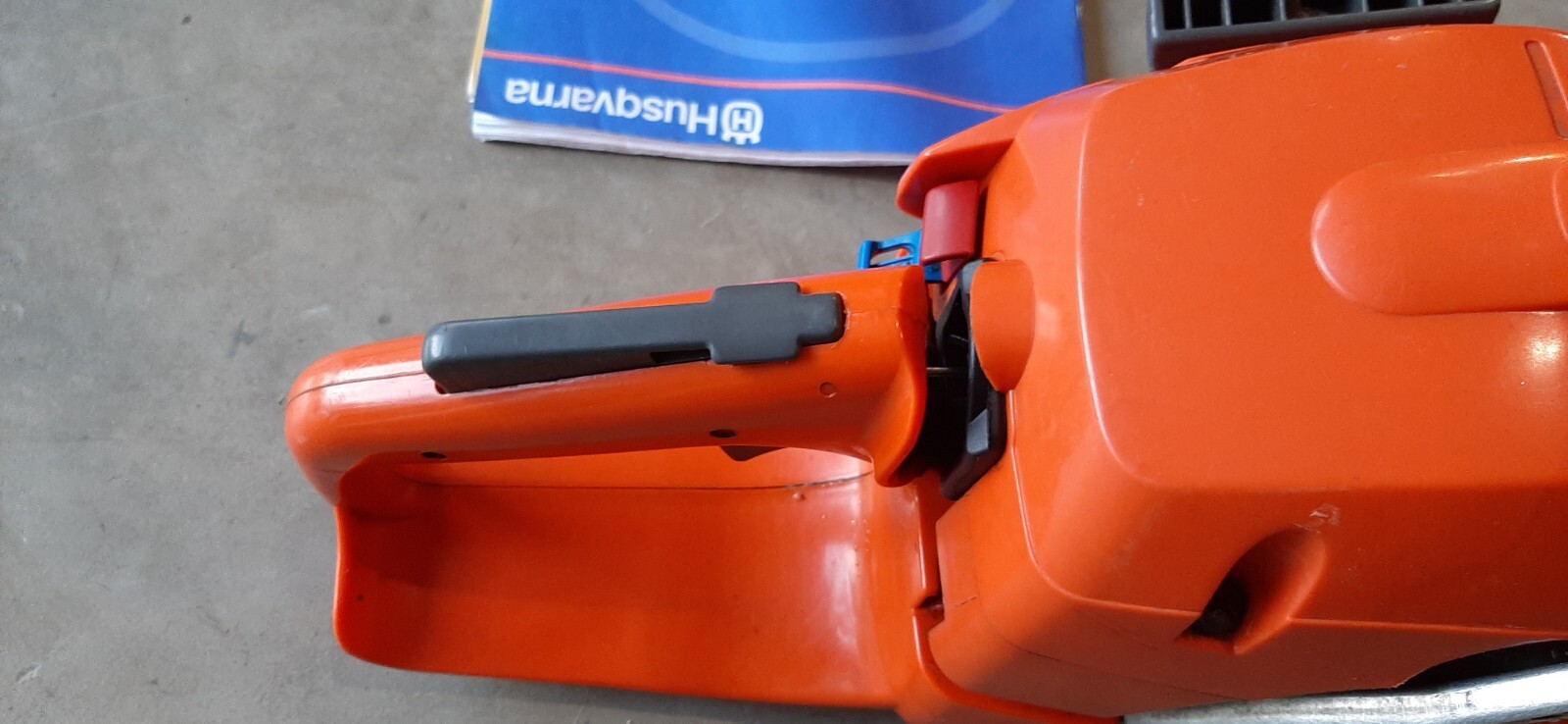 Husqvarna 350 Chainsaw. For parts or repair project. Not running right