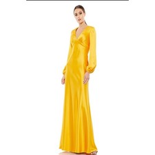 IEENA MAC DUGGAL Yellow Satin V Neck Long Sleeve Formal Evening Gown Size 4
