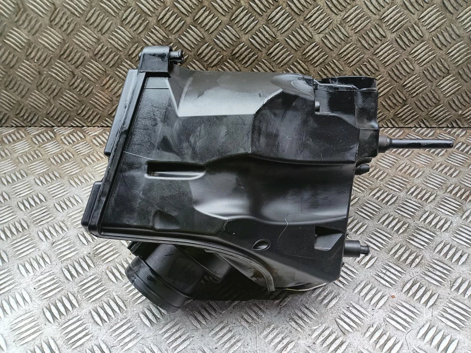 CAJA FILTRO AIRE AUDI A4 CARCASA 2.0 DIÉSEL 8W0133837P B9 2015-2025 Foto 4 de 4