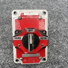 Appleton Electric QN-1005 600VAC Selector Switch with Cover, 3 Position Used