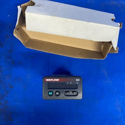 WATLOW TEMPERATURE CONTROLLER SD3C-HCKA-AARG S/N: 235529 100-240 VAC