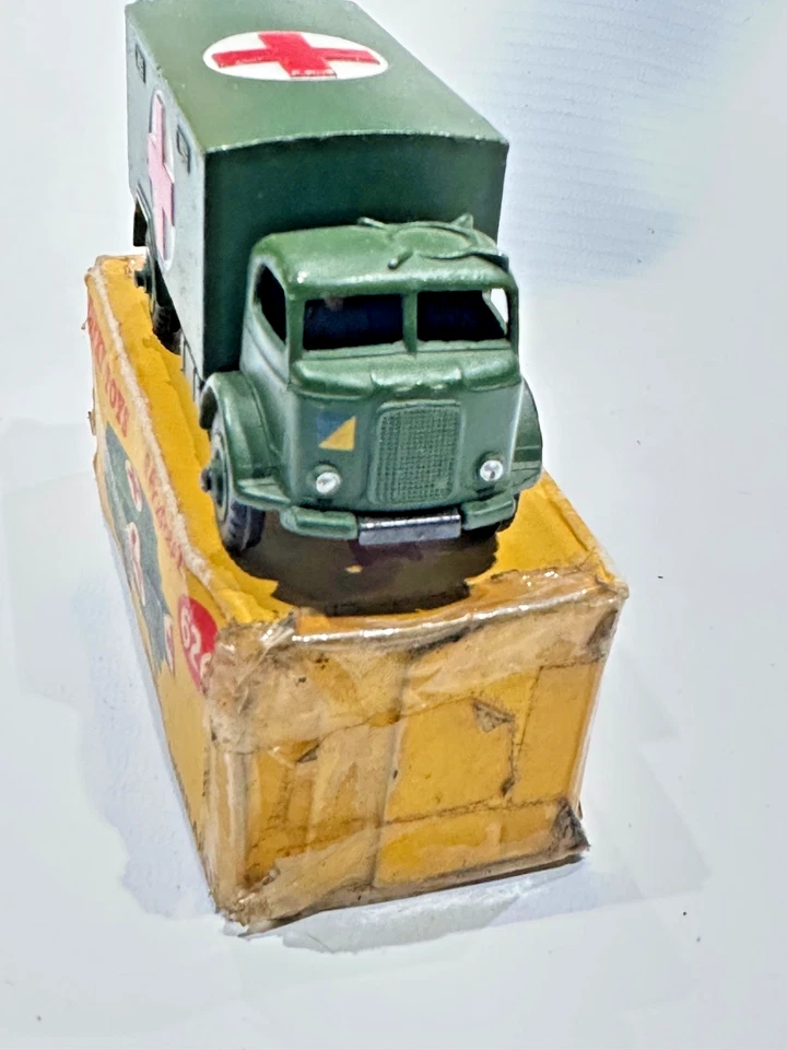 Dinky Toys Meccano 626 Militar Ejército Ambulancia VAGÓN Casi Como Nuevo Original En Caja Foto 4 de 4