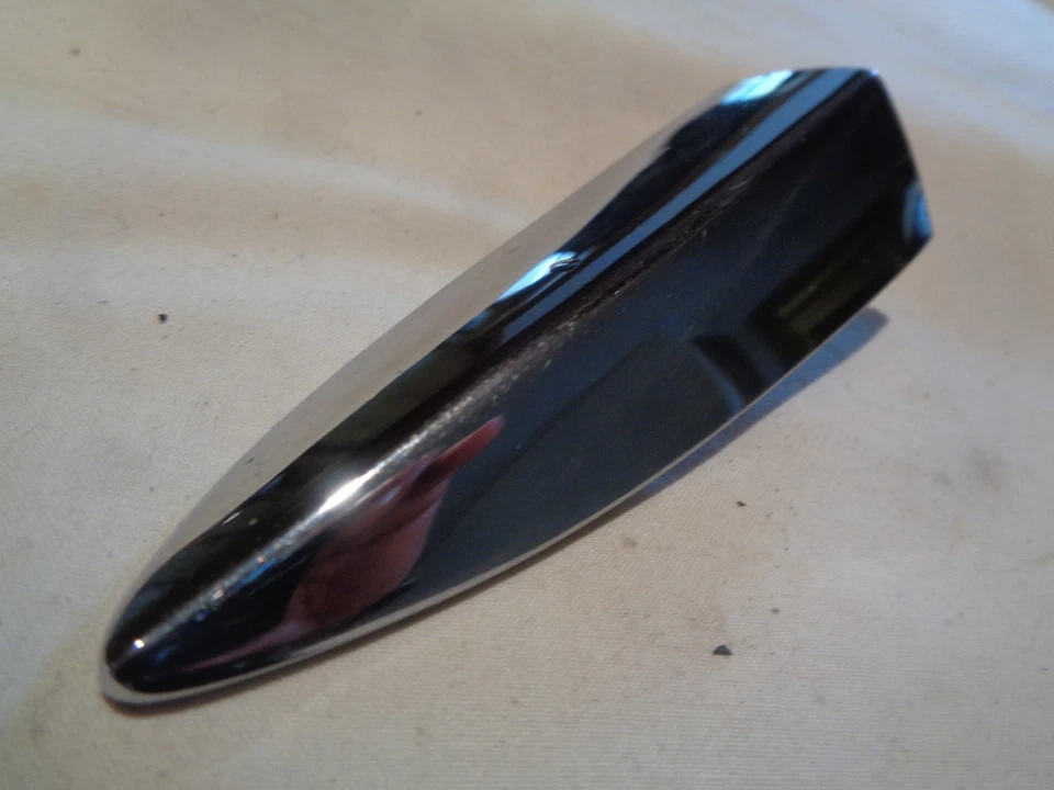 Pontiac Catalina 1960, tapa de cubierta trasera moldeada lado del conductor, Bonneville Foto 4 de 4