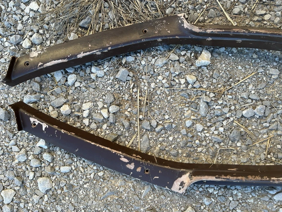 Borde de puerta interior pilar B Grand Prix Cutlass 78-88 - par marrón tostado Foto 3 de 4