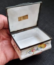 ANTIQUE BILSTON ENAMEL COPPER BOX BATTERSEA ENAMEL SNUFF OR TRINKET BOX