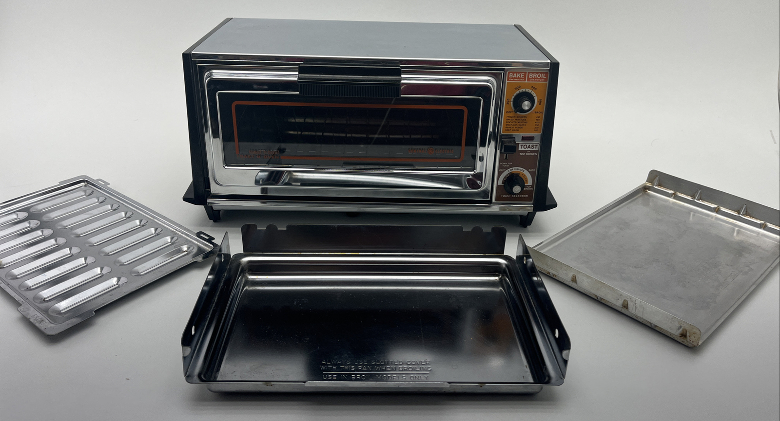 Vintage GE General Electric Toaster Oven Toastnbroil Chrome Top Model