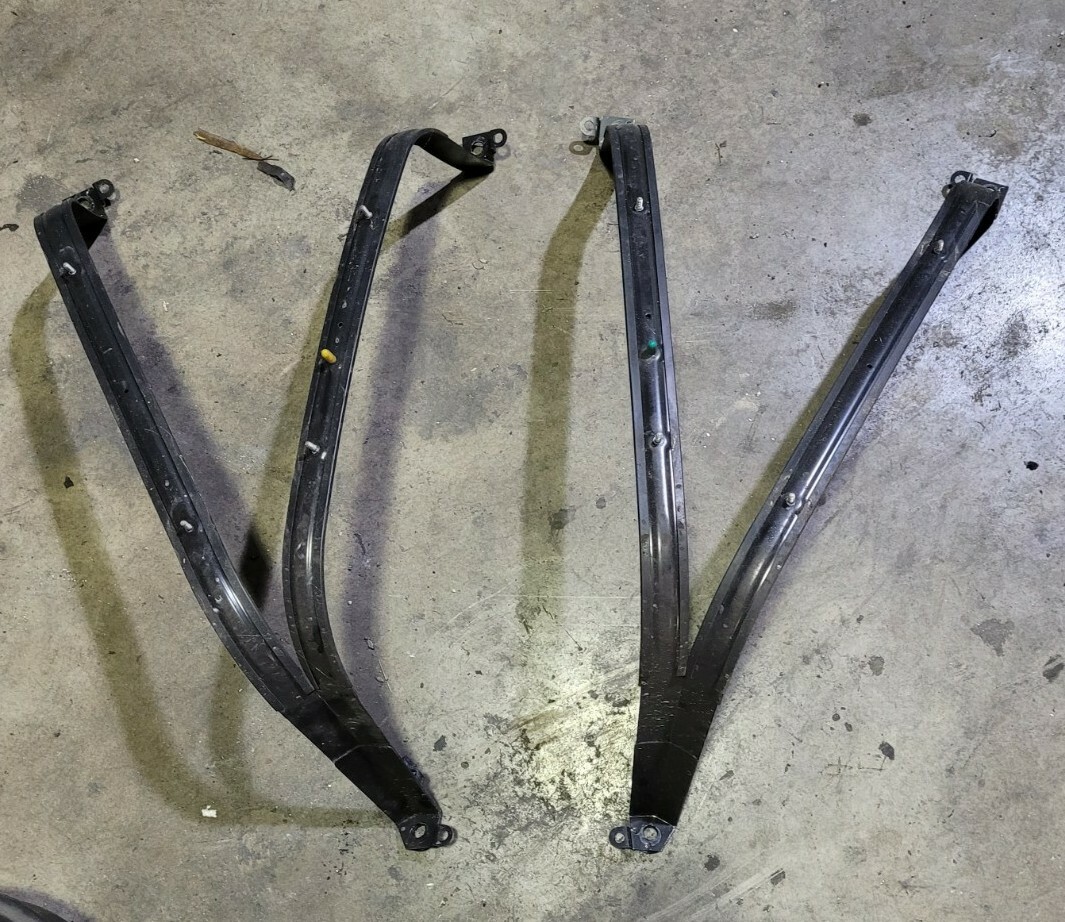 14-17 Maserati Ghibli Fuel Gas Tank Straps Hangers Assembly OEM 670001400 