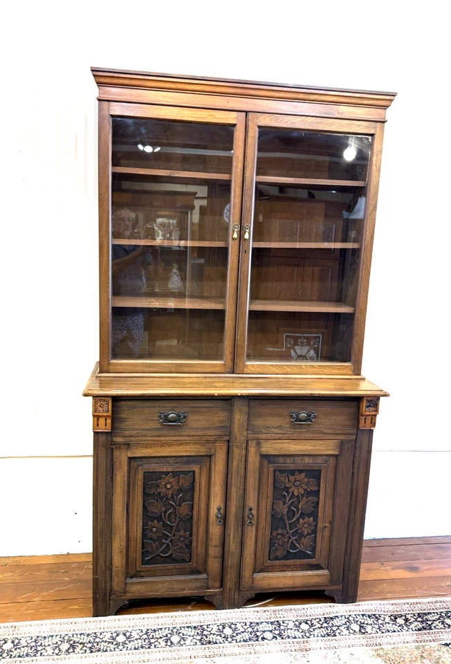 Librería antigua inglesa eduardiana con puerta de vidrio Foto 2 de 4