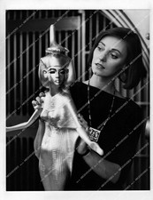 o68216 1984 orig photo Mary Ane Olsen w Egyptian artifact props for film The Mis
