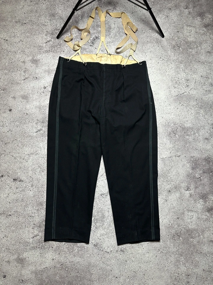 Calça masculina preta vintage antiga dos anos 1930–1940 com fivela - Imagem 2 de 4