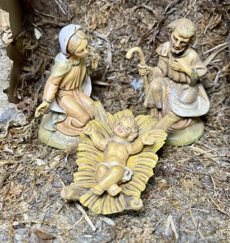 Vintage Fontanini Depose Italy Nativity Set 5 Pieces Plus Wooden Stable Shed - Picture 2 of 7