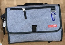 Skip Hop Baby Pronto Signature Changing Station Black Nylon w/ Case