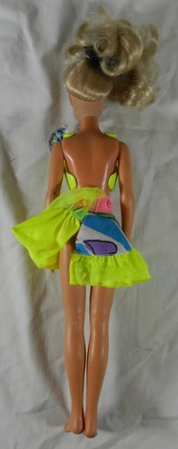 Muñeca de moda Kenner Darci 1978 vintage cubierta niña con algo de ropa - Imagen 2 de 13