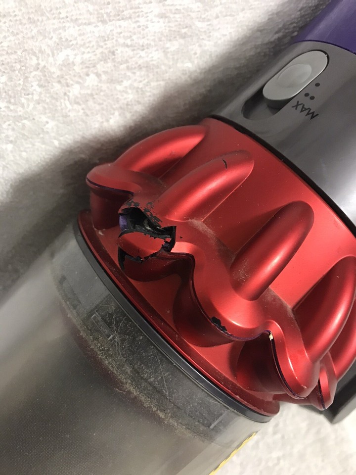 DYSON V10 Total Clean Main Unit Only *Broken Housing* PARTS/REPAIRS