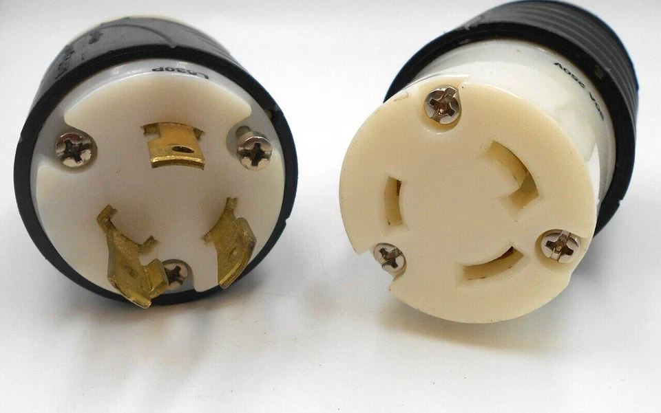 Legrand Pass & Seymour 3-Way 30A 250V L630C Black Lock Plug Turnlok & Connector - Image 2 of 4