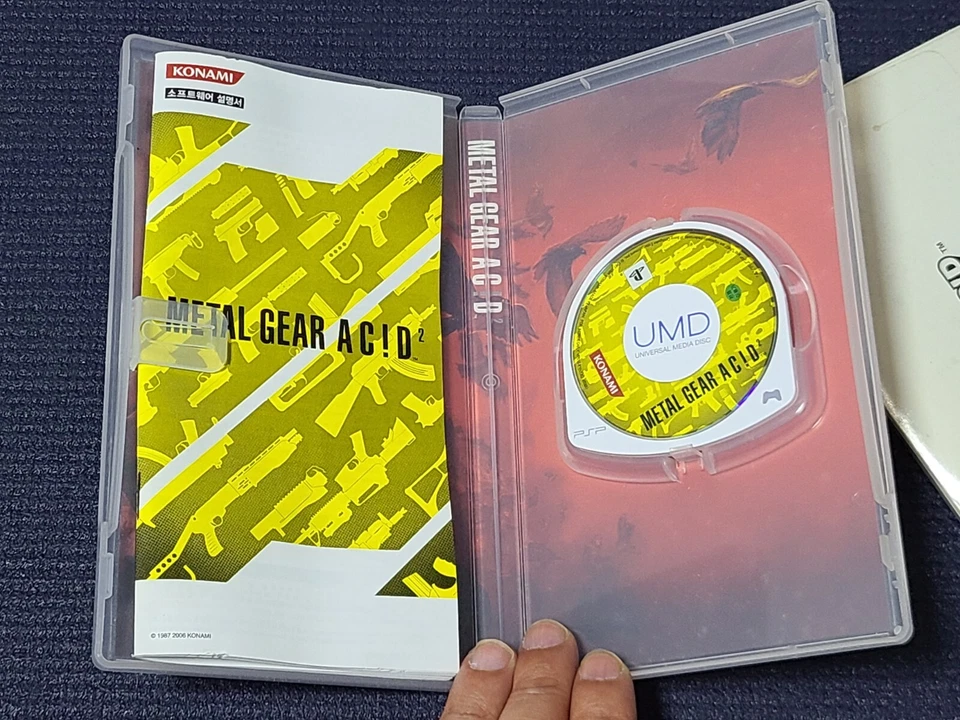 Sony PlayStation Portable Metal Gear Acid 2 & Solid Eye Game Korean Version PSP - Image 4 of 4