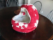 Tempcore Christmas Bed for Cats, Dogs, Anti-slip Water Resistant bottom,warranty