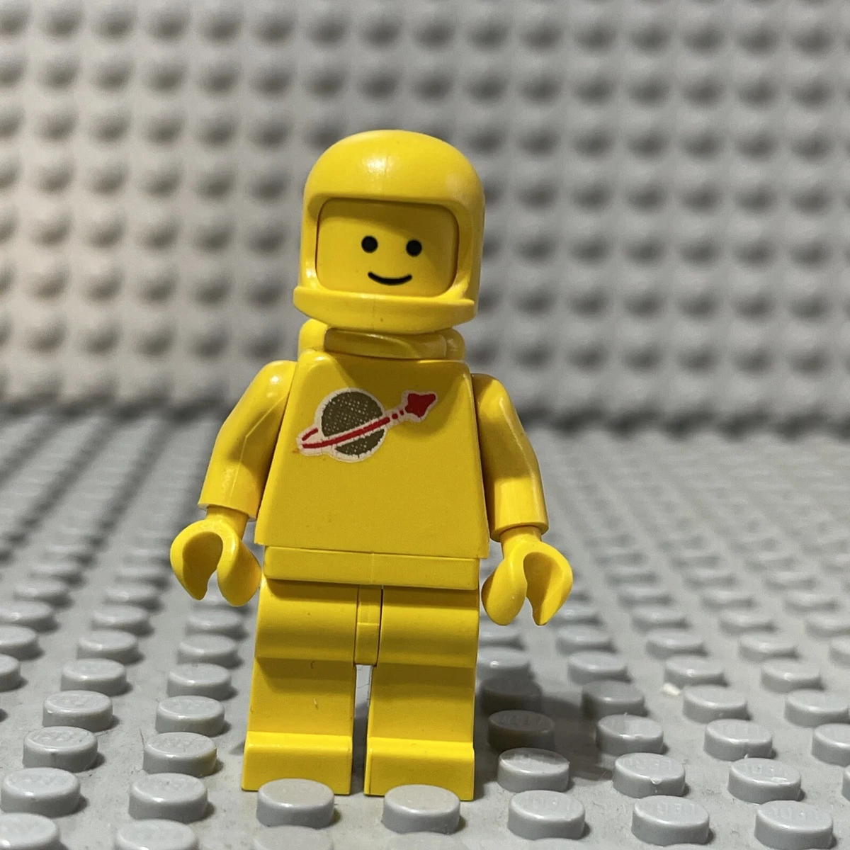 Salg lugtfri en kreditor CLASSIC VINTAGE 1980s LEGO YELLOW SPACEMAN ASTRONAUT MINIFIGURE MINIFIG 01  C16 | eBay