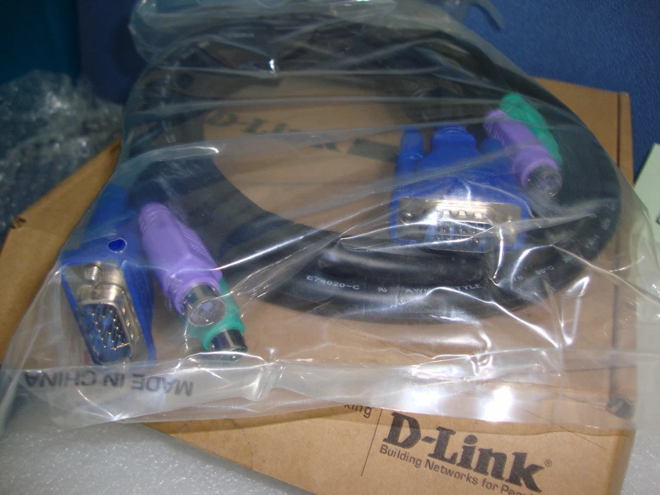 D-Link DKVM-CB5 - keyboard / video / mouse /KVM/ cable - 15 ft - Image 2 of 4