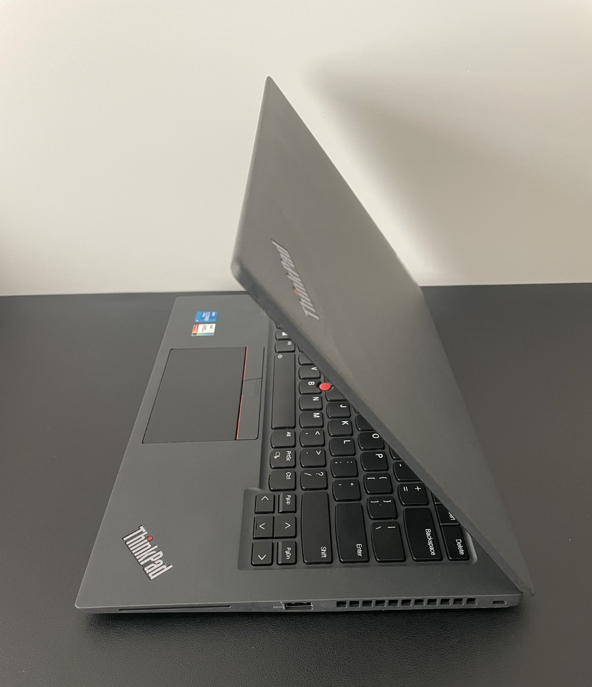 Lenovo ThinkPad T14s, 14-Inch Laptop, with intel core i5-1145G7, 256 GB SSD (Solid State Drive), Windows 11 Pro