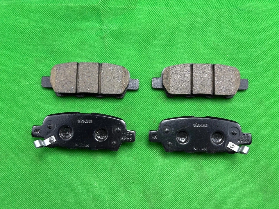 Pastillas de freno traseras originales Nissan Infiniti D4060CB10J OEM Foto 3 de 4