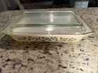 Vtg Pyrex 1960’s Gold Acorn Design. Clean 1.25 Qt