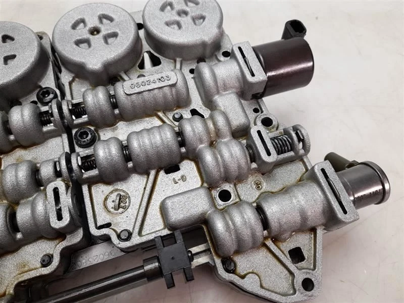 BMW 330ci 330i 3.0 E46 2004 carrocería de válvula/mecatrónica OEM 24307521362 Foto 3 de 4