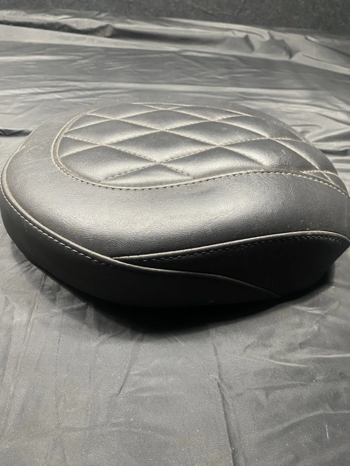 Сиденья мотоциклетные Mustang 76705 сиденье для Harley-Davidson Dyna 2006-'17 (черные) - Изображение 2 из 4